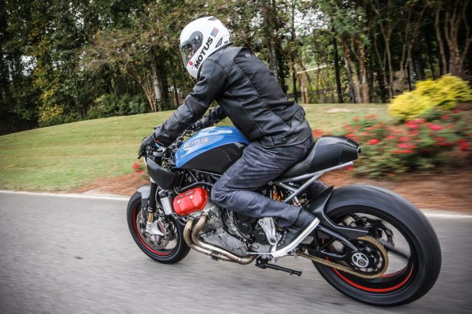 naked_motus-1024x683